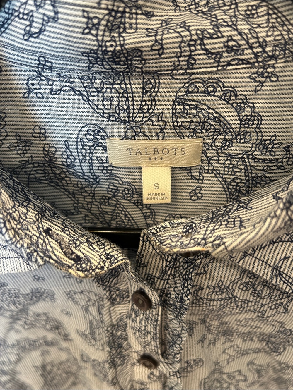 Talbots Navy Paisley Pullover Shirt / Great lightweight cotton fabric / sz small - Picture 2 of 6